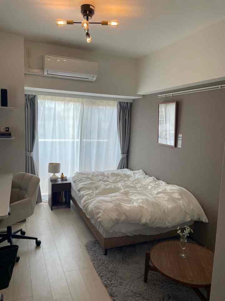 白と木とグレーを基調に
🤍🤎🩶

#一人暮らし #シンプルなインテリア 