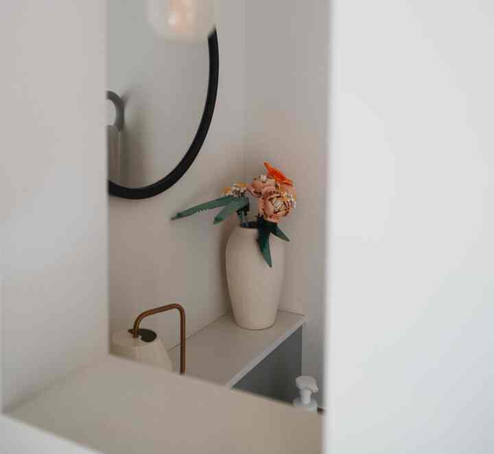 Our bathroom
This is the angle seen from the hallway.

I made an opening in the side wall and installed a pendant light.
It gives a sense of openness and is very good◎

It's a place where natural light doesn't reach easily,
so I put a bouquet of LEGO flowers in it 💐
I really like how it looks more colorful😊

#Bathstand #鏡 #花束 #ペンダントライト 
#IKEA #ZARAHOME