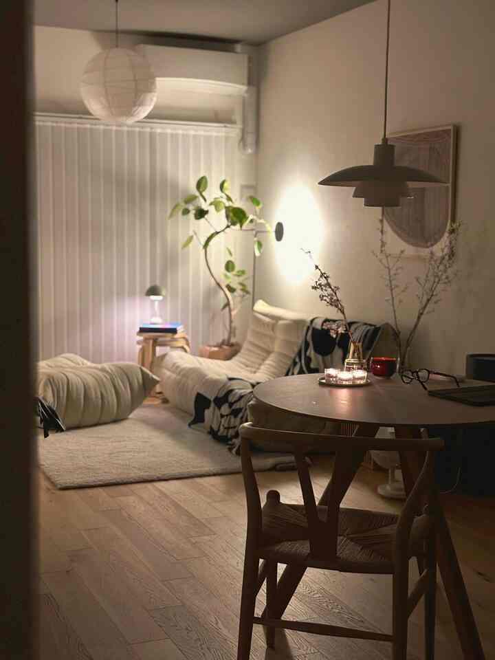 夜は間接照明で過ごすことが多いです☺️🤍
落ち着く〜〜 🌿
#&Tradition #CARLHANSEN&SØN #HAY #IKEA #北欧インテリア #japandi