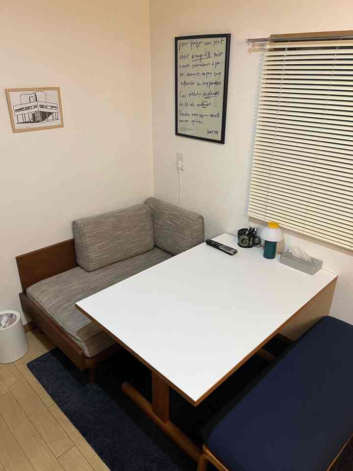 ダイニングテーブルは白のリメイクシートを貼りました🤍

#ダイニング #ダイニングソファ #unico #無印良品 #ルームツアー 