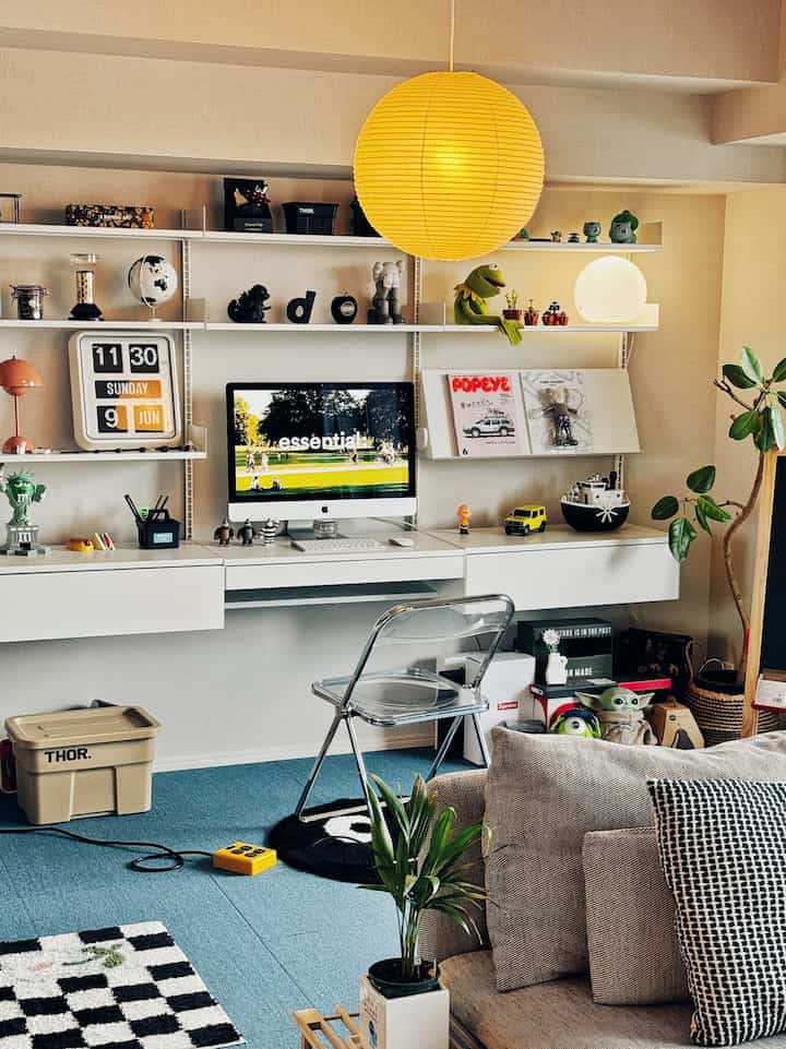 오전 작업실 👨‍💻 
午前のワークスペース￼🤍

#workspace #weekendpics