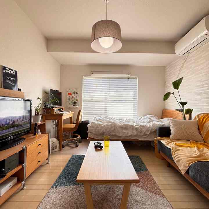 僕の家の全体です。
基本的にナチュラル家具で揃えてます。
他のアングルもこれから載せていきますので是非見てみてください😌

#ナチュラル家具 #1K7畳 #1K #7畳 #北欧インテリア #一人暮らし #観葉植物 