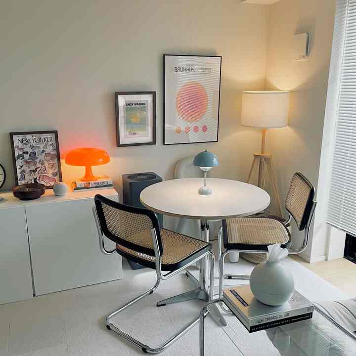 I've been really keen to buy furniture lately...
before I knew it, my house was full of lamps😂

#lamp #テーブル #IKEA #2人暮らし