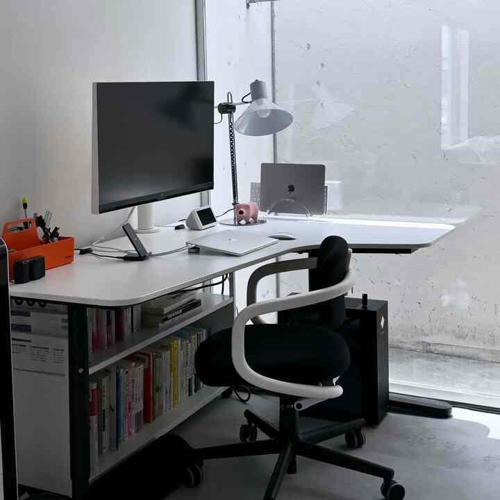 ワークスペース🖥️

#interior #workspace #ワークスペース #vitra #vitraallstar #allstar #konstantingrcic #vitratoolbox