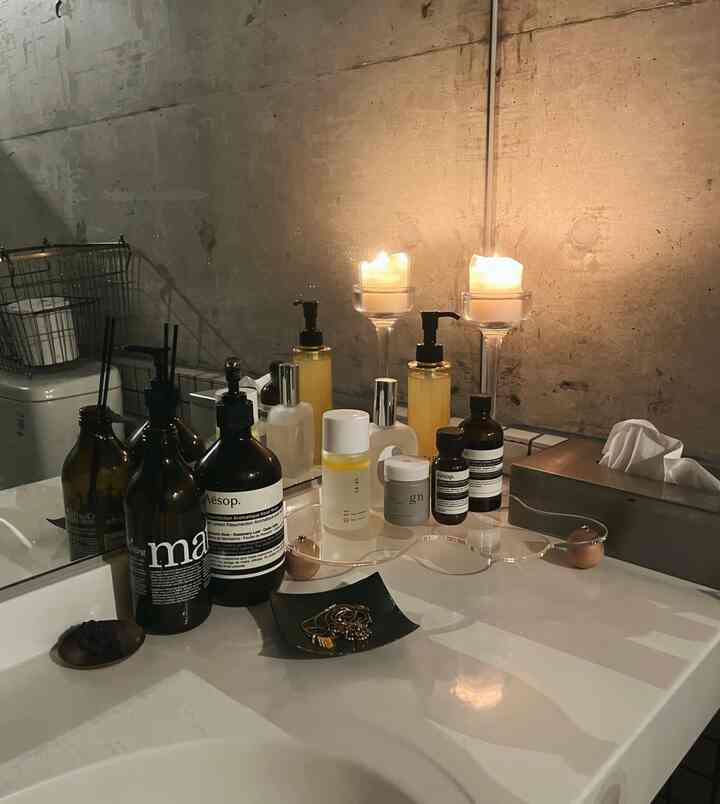 The bathroom is finally taking shape 🧼
The acrylic tray I bought at TEMU is so cute...🕯️

#Bathroom #洗面台 #インテリア #IKEA #IKEA購入品 #ニトリ #NITORI #TEMU #TEMU購入品 #インテリア雑貨 #雑貨 #aesop