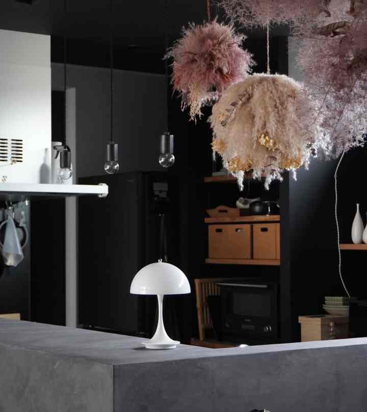 3つ並んだペンダントがお気に入りです♡
　
#キッチン照明
#ペンダントライト
#ドライフラワー
#パンテラ