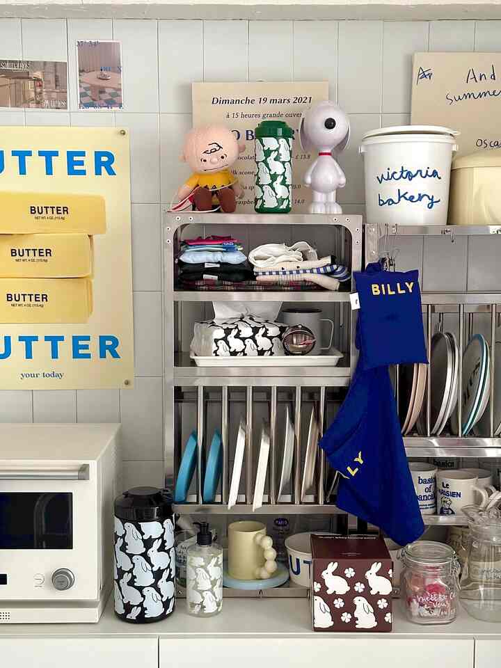 お掃除用具だって可愛いくしたい🐰
だいすきなQuashとキティーバニーポニーの
コラボgoods🩷出しっぱなしでも可愛いから
有難い☺️


#ダイニング #ダイニングインテリア #ダイニングスペース #キッチン #キッチン家具 #キッチン小物 #韓国インテリア 