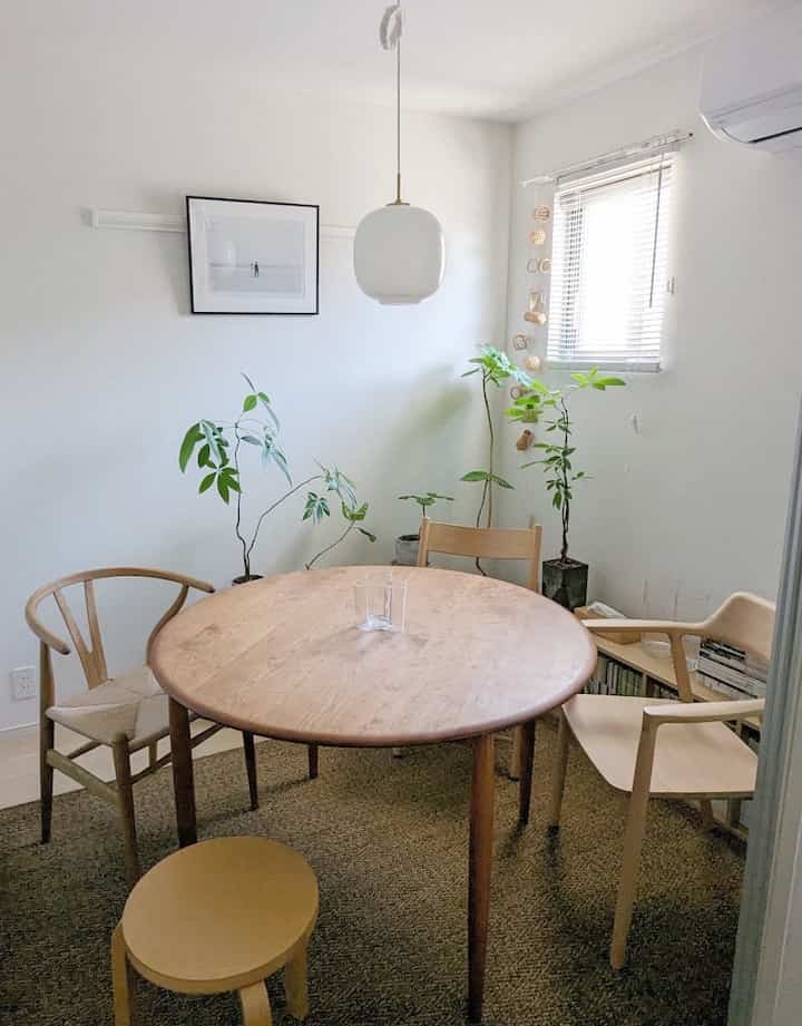 梅雨を待たずしてすでに夏🎐

#マイルーム #インテリアコーディネート #インテリア #賃貸 #賃貸インテリア #ヴィンテージ家具 #スツール60 #アルテック #artek #観葉植物のある暮らし #インテリアが好きな人と繋がりたい #北欧インテリア #北欧ヴィンテージ #アアルト #aalto #ychair #hiroshima