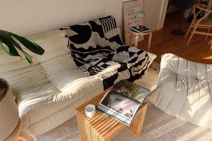 少し模様替えして休憩☕️
自然の写真、癒される〜🌿
#北欧インテリア #ジャパンディ #3LDK #賃貸 #北欧家具 #コーヒーカップ 