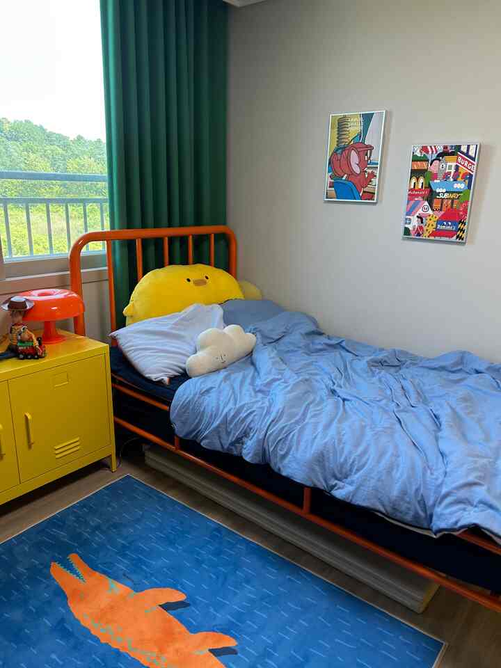 #アイバン自慢
黄色が最愛の色の4歳の息子のためのかわいい部屋
どうですか？何がジェルの気持ちですか？
私はひよこクッションです。

＃イエローインテリア＃イエロー＃ブルーインテリア＃カーテンインテリア＃キャビネット＃キャビネット収納場＃恐竜ラグ