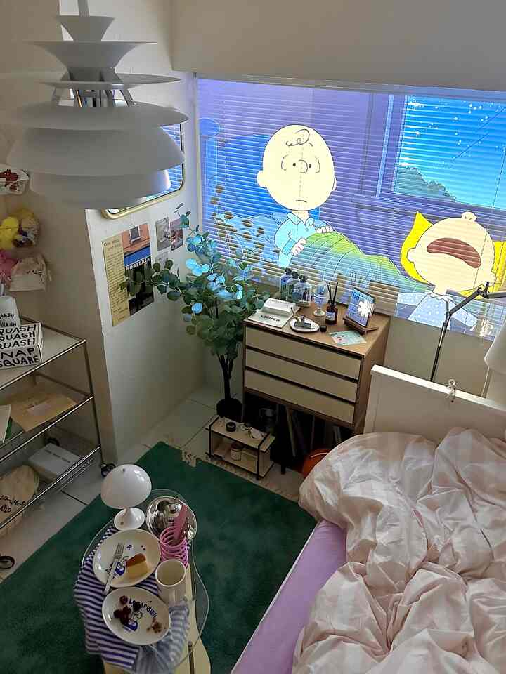 new projectorで休日を楽しむ🫶🏻
壁に映した方が大画面で見れるけど...
ブラインドで見た方がベッドに横になりながら
見れるから楽ちん🩷


#ベッドルームスタイリング #ベッドインテリア #寝室 #寝室スタイリング #寝室の家具 #寝室のインテリア #韓国インテリア #プロジェクター 