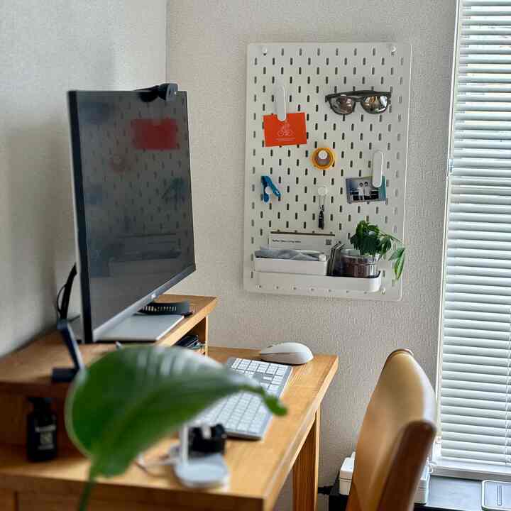 気に入ってるIKEAのスコーディス。
Amazonで売ってる石膏ボード用のピンを使えば賃貸でも使えます。
お気に入りのものをかけて置けるのでオススメです😊

#一人暮らし #1K #7畳 #ナチュラルインテリア #北欧インテリア #IKEA #IKEA購入品 #スコーディス #無印良品 #LOWYA 