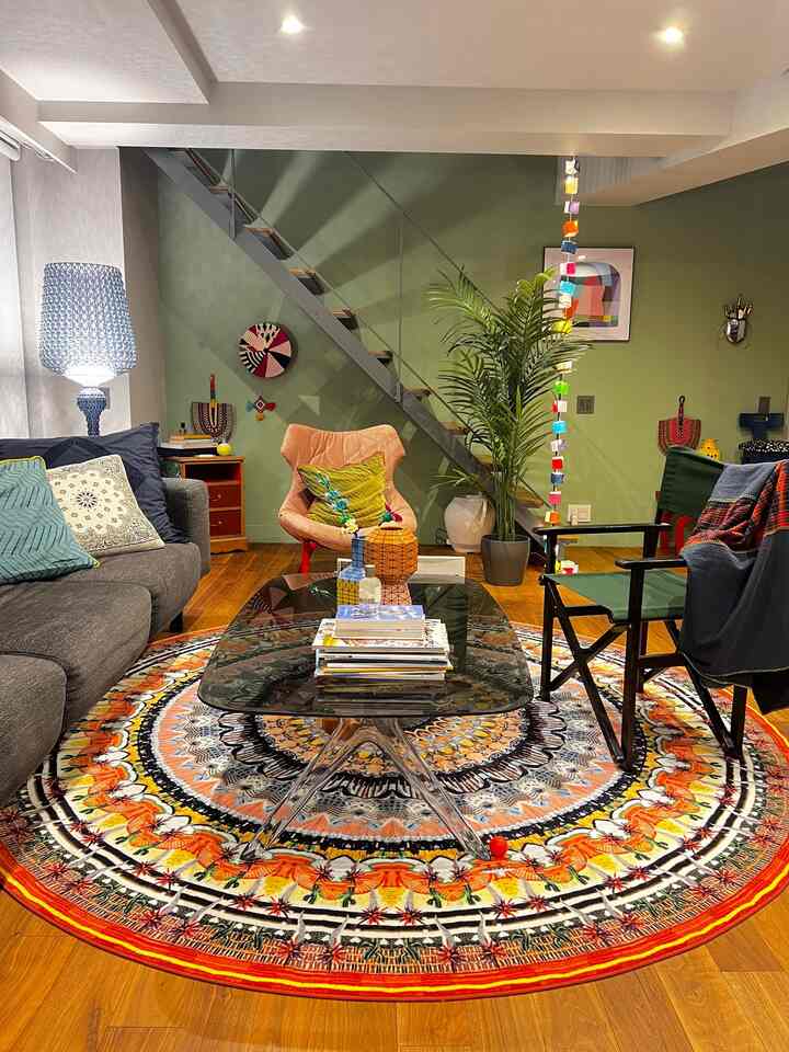 インパクトのあるラグ。柄も大きさも気に入ってます。

#ラグ・カーペット #モーイ #カルテル #海外みたいな部屋 #カラフルなインテリア #明るいインテリア #インテリアコーディネート
