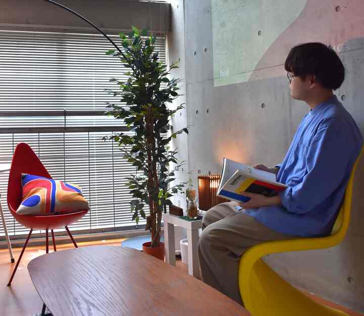 普段の休日の一枚。

#不二貿易 #ドロップチェア #ミッドセンチュリー 