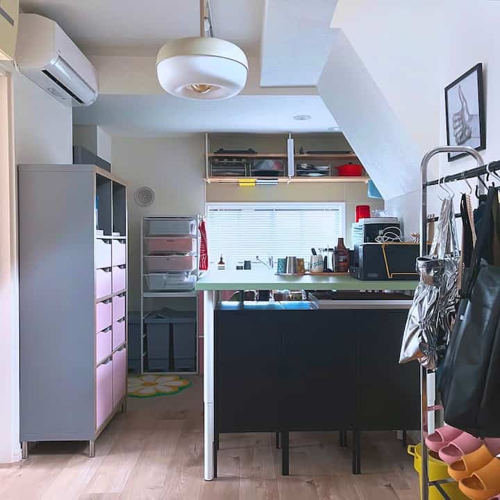 ・
・
Dapur dengan sinar matahari barat yang kuat🔥
Basis beton tanpa rel kartu.
Saya akhirnya memasang tirai di bingkai jendela.

Tirai untuk disewa,
Saya juga menghargai Anda dapat memesan dengan kelipatan 1 mm🫰
Itu datang dengan sempurna, jadi pastikan untuk mengukurnya dengan hati-hati.
Yang terbaik adalah memesan 0,5cm hingga 1cm lebih kecil.
Toko memberi saya saran seperti itu ketika memesan ♡

Namun, itu datangnya dengan sangat pahit
Jantungku juga berdebar kencang di rumahku. .


Tapi, terima kasih padamu,
Sekarang saya bisa berdiri di dapur meski matahari barat terik 😮‍💨🔥🔥

______________________

#ruang tamu #ルームツアー
#kamaranak-anak #roomtour
#rumahku #interior #インテリア
#Furnitur #北欧家具
#Residence #住宅 #renovation
#Renovasi Apartemen #リノベーション
#Apartemen bekas #used家具
#desain interior
#Desain Interior #diy #ライフスタイ
#gaya hidup #暮らしを楽しむ
#Apartemen Tokyo #TOKYO #cityboy #citylife
#Rumah tua #myhome #建築
