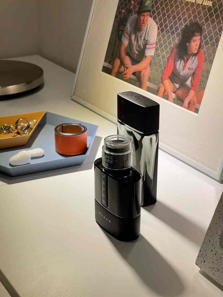 HAY's KALEIDO is perfect for storing small items◎
They come in a variety of colors!

I absolutely love this perfume from PRADA, anyone else out there? ?

#HAY #prada #香水

