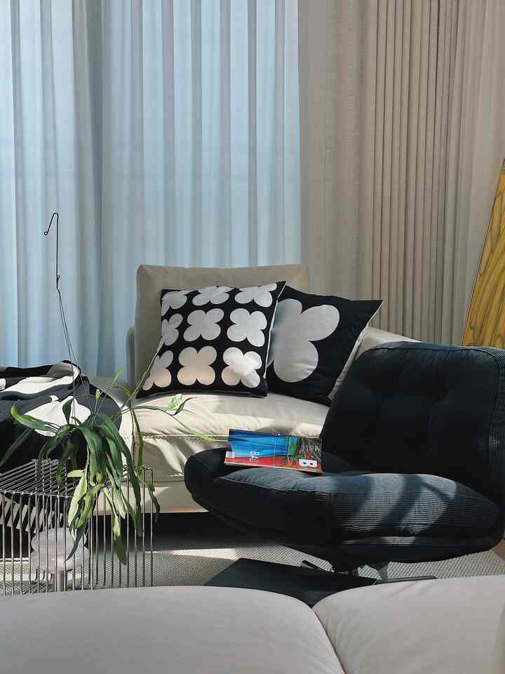 #コメコリビューア選抜大会 #IKEAおすすめ

IKEAおすすめのテム一位（自己評価^_^） #DYVLINGE
思ったより良いクッション感と座席感
どこにでも似合うデザイン

IKEA！クラシックアイテムよりもっと発売してくれ～！

＃ホームスイーツホーム＃部屋の飾り