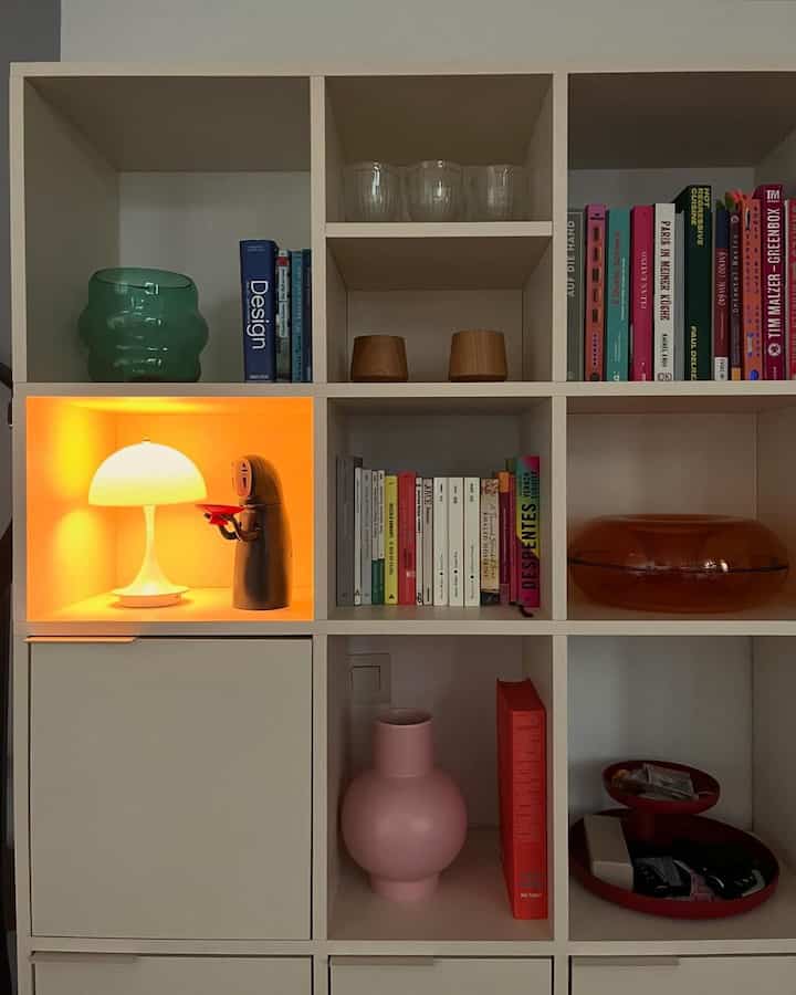 Taking a step back, you can see how every piece fits perfectly into this cozy corner. 🏡

Credit: alessmalpica

#ShelfDecor #CozyCorners #InteriorInspo
 #HomeStyling #CuratedHome
