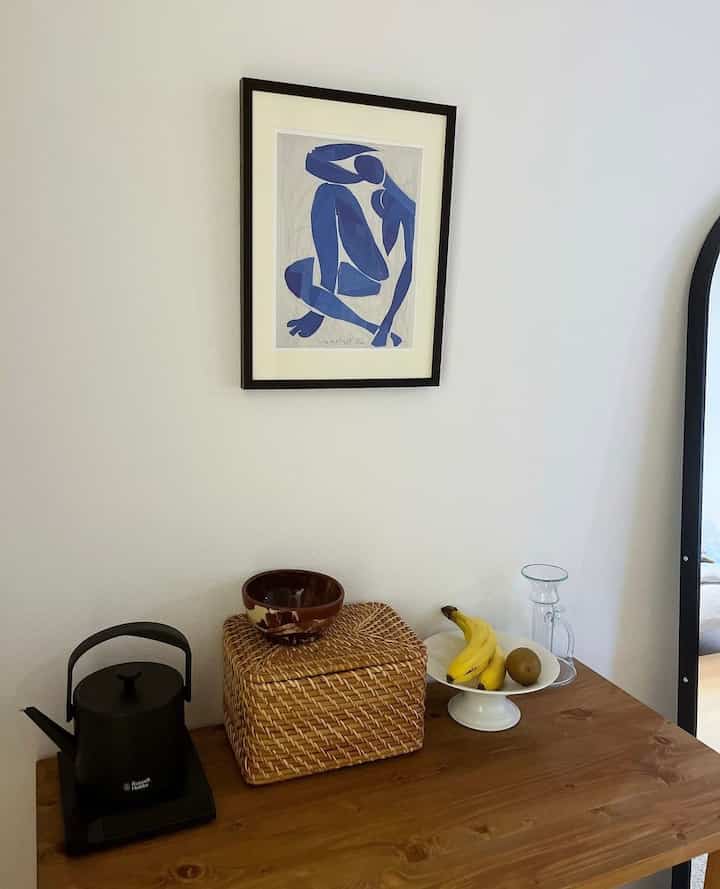 使わないデスクをキッチンカウンターがわりに使っています☺️



#インテリア #一人暮らし部屋 #一人暮らし女子 #ひとり暮らし #お部屋づくり #ひとり暮らしインテリア #一人暮らしインテリア #10畳インテリア #10畳 #1kインテリア #海外インテリア好き #海外インテリア雑貨 #キッチンカウンター #partofnature #lasoufflerie

