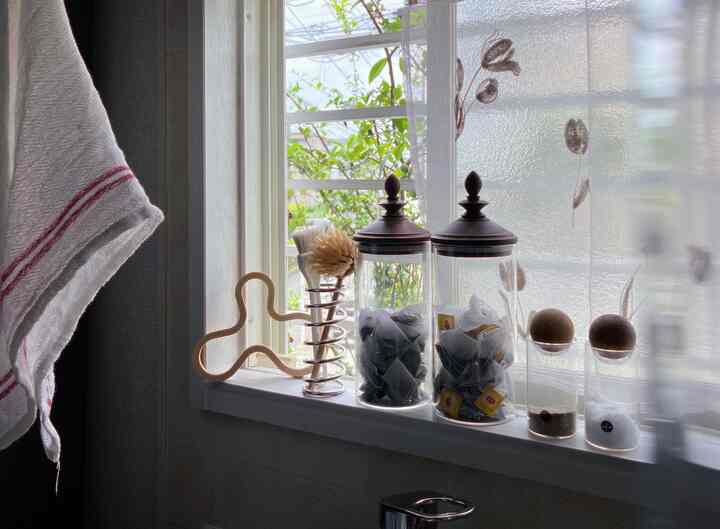 キッチンは雑多な感じが好き🙋‍♀️

#キッチン #キッチン小物 #キッチン飾り #キッチンインテリア #キッチン用品 #キッチン収納 #見せる収納 #台所 #台所用品 #キャニスター #ブラシスタンド #調味料ボトル #調味料 #キッチンアイテム 