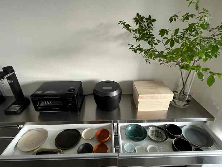 大好きな和食器🍽️

数年前から旅先でひとめぼれした和食器を自分達のお土産として買うにハマってます。

美味しそうに料理を見せてくれたり
一枚ごとに色や形が異なっていて、一期一会なところも魅力ですね..!

#和食器