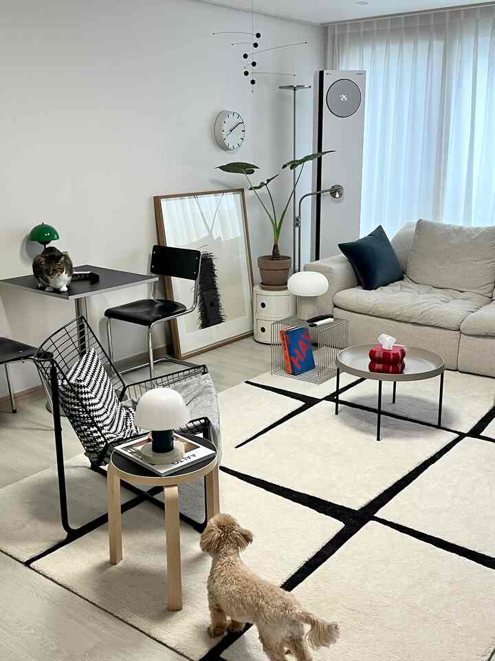  #거실인테리어 #미드센츄리 #미드센츄리모던 #아르텍테이블 #이케아조명 #이케아홈 #이씨라메종러그 #맞팔