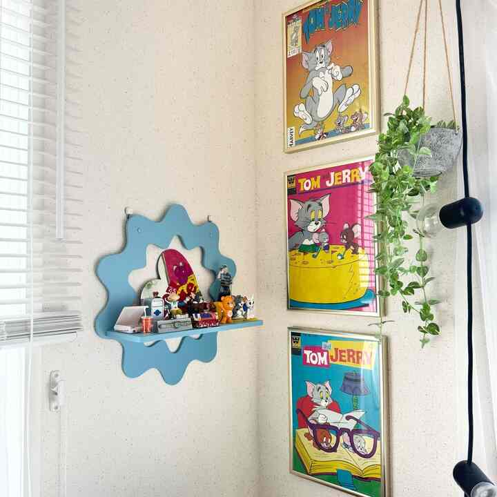 好きなものごちゃごちゃ詰め込まれたフライングタイガーのウォールシェルフ🤭
これで正解だとは思っていないので、この細々した物たちをどうにか他の場所に可愛く飾りたい🧸

#カプセルトイ #ガチャガチャ #アクスタ #フライングタイガー #FlyingTigerCopenhagen #ポスター #トムとジェリー 