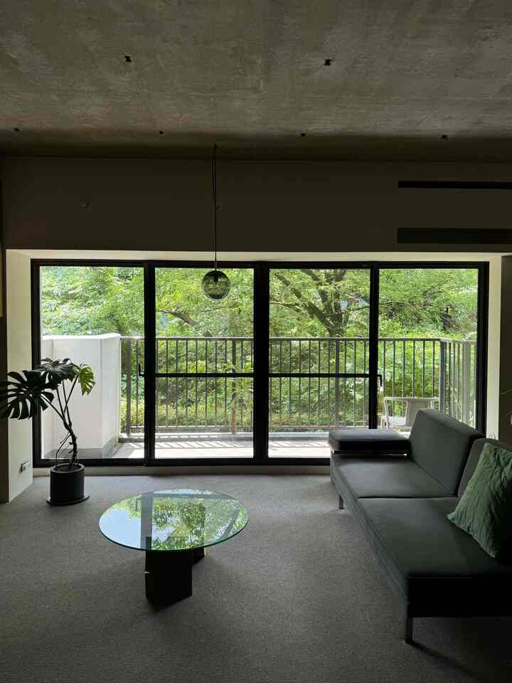 梅雨の晴れ間


#マンションリノベーション
#renovation
#リビング
#カーペット
#モンステラ
#ガラステーブル