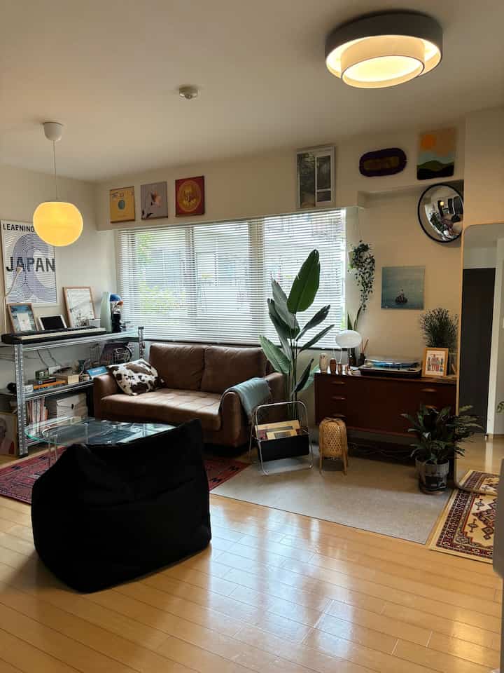 引きの写真🤍

#リビング #ビンテージ #IKEA #観葉植物 #フェイクグリーン 