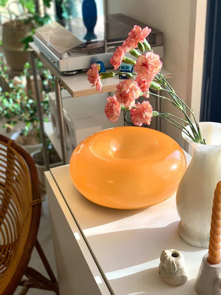 梅雨に入ってから晴れの日が恋しくなる☔️
自然光があたるとライトが特に発色良く見えます◎
#IKEA #VARMBLIXT #間接照明 #北欧スタイル 