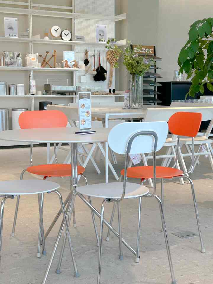  #예쁜카페 #카페인테리어 #마지스퍼피 #마지스 #마지스마리올리나체어 #마리올리나체어  #magis #맞팔 