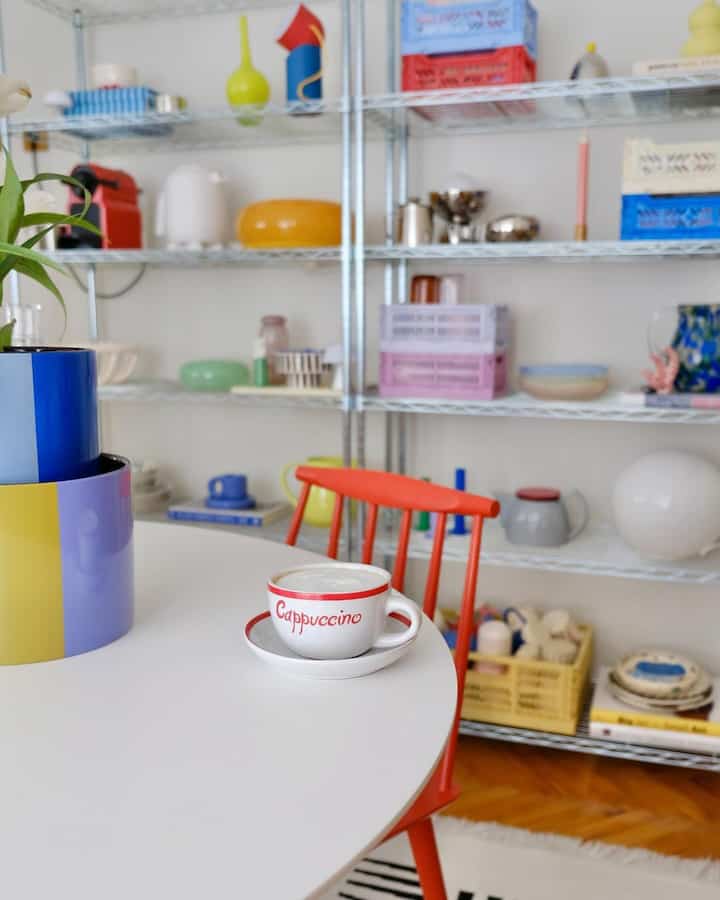 A perfect blend of organization and color in this cozy corner. Loving the cappuccino vibes! ☕✨

Credit: @burcuyaran

 #HomeOrganization #ColorfulHome #InteriorDesign #CoffeeLover #CabinetGoals #HomeInspo 🌈