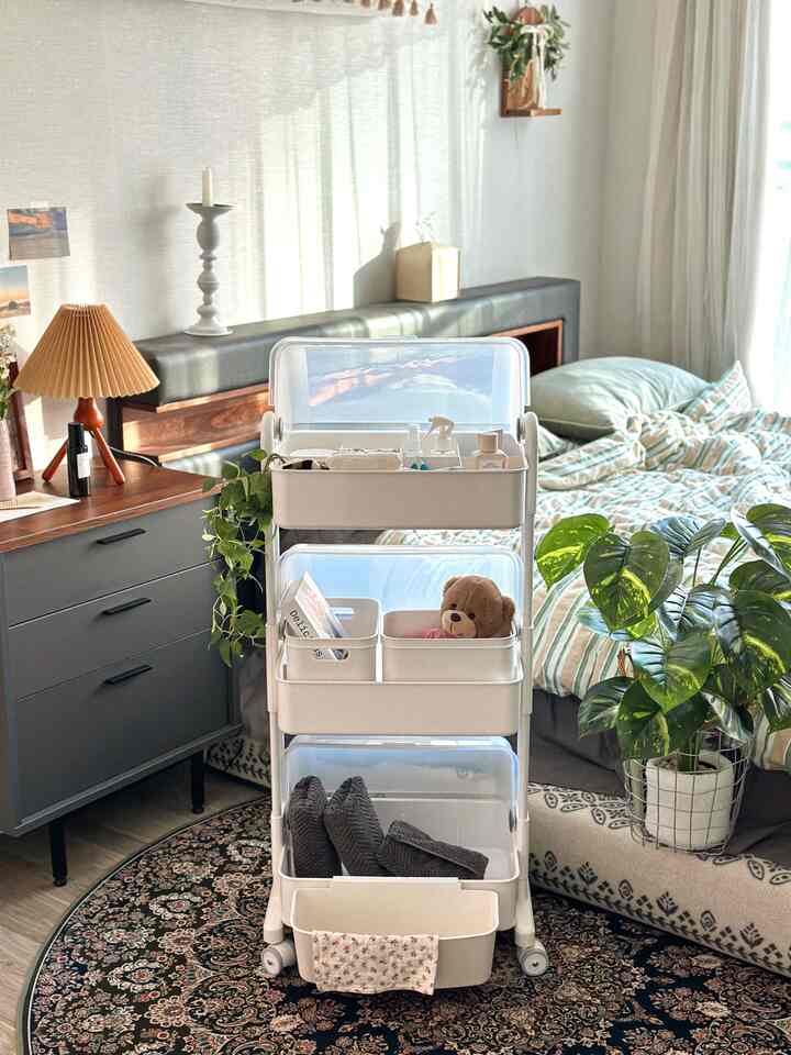 💋Cara menggunakan troli di ruang sempit #트롤리활용법

Troli Seluler Coco Mom Baru 🛒

👶🏻 Terkenal dengan #기저귀정리함 
#CocoMom Baru #이동식트롤리 Saya belum punya bayi.
Tersebar di berbagai ruang seperti ruang tamu/meja rias, dll. 
Saya menggunakannya untuk menyimpan berbagai kebutuhan sehari-hari. 

Pintu geser halus bisa dibuka dua arah.
Roda memiliki fungsi on/off stop untuk pengoperasian yang stabil.
Troli seluler pintar yang dapat digunakan saat tidak bergerak.

Ketinggian antar kompartemen tinggi, sehingga menyediakan ruang penyimpanan yang cukup. 
Saya terkejut! Partisi, pengatur, dan rak gantung 
Anda dapat membeli tambahan
Tersedia banyak tempat penyimpanan untuk disesuaikan dengan barang yang ingin Anda simpan🫶🏻

_
#Ikuti kembali dan komunikasikan!
_

#Barang Kehidupan #잘산템 #추천템 #재구매템 #만족템 #내돈내산추천템 #살림잇템 #정리함 #정리대 #트롤리 #화장대정리 #틈새수납장 #틈새수납 #3단트롤리 #보관함 #정리정돈 {18 #Penyimpanan} #수납함 