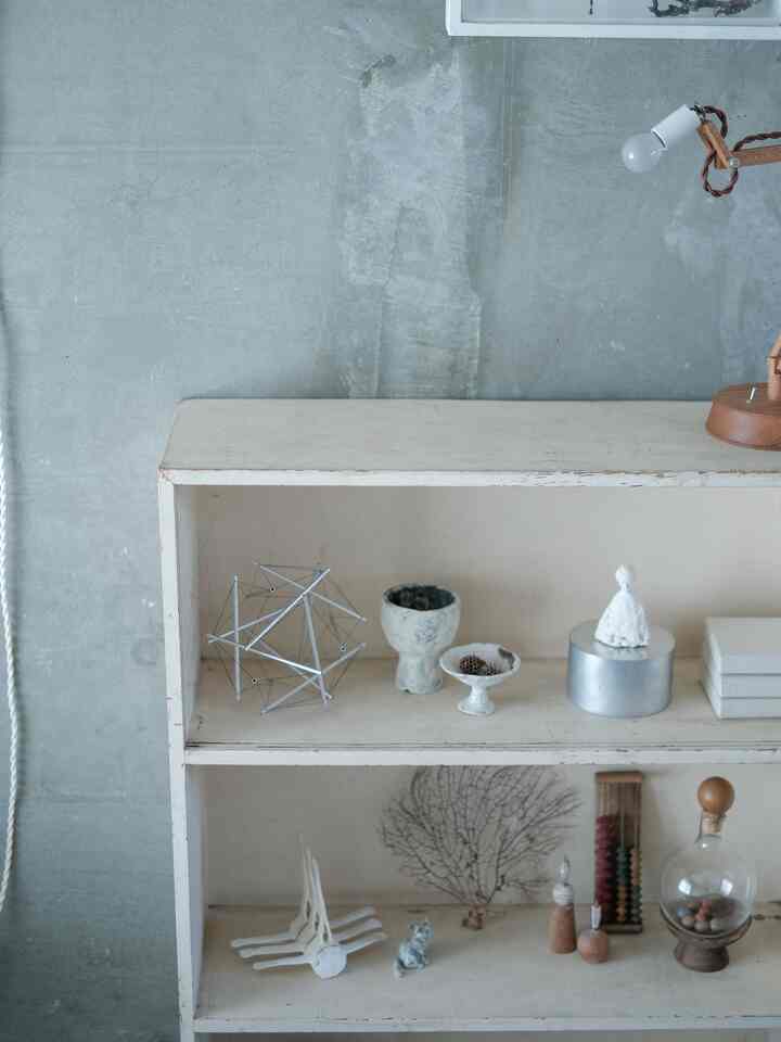 白い棚と小物たち。お気に入りしかない。引越ししてここまで自由度高く飾れていないので、ちょっと恋しい。

#interior #myroom #antique #diy #renovation #インテリア #賃貸インテリア #ひとり暮らし #賃貸暮らし #アンティーク #リノベーション #古道具 #暮らしの記録 #古道具のある暮らし