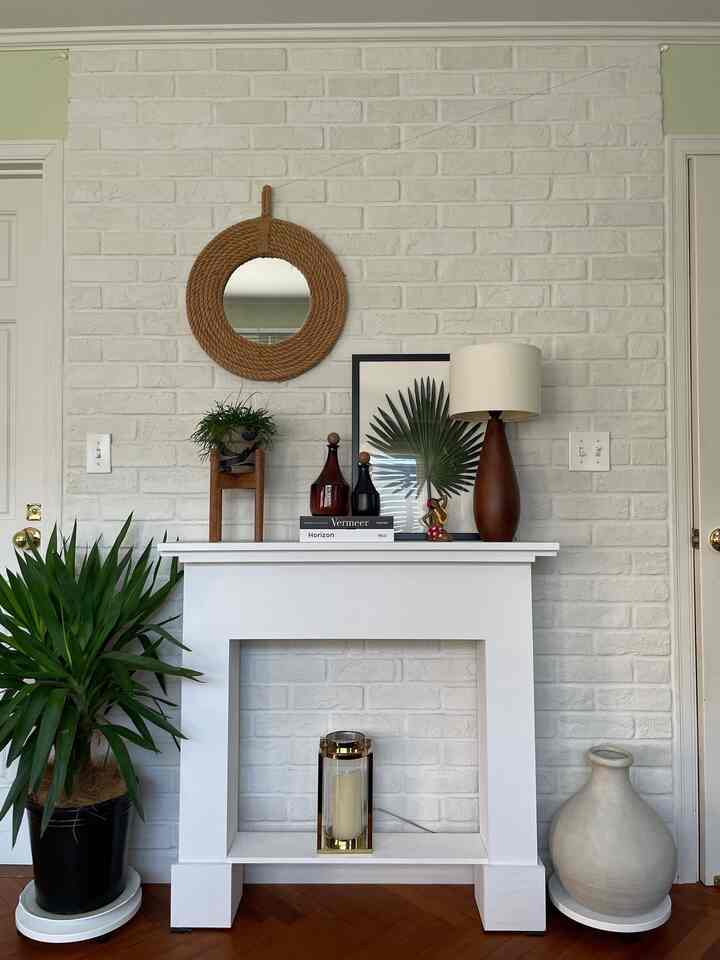 DIYしたマントルピースに自分の好きなものを飾っています。
夏が近づいてきたので、棚の上も少しだけ変えてみました。
#ディスプレイ #IKEA  #フェイクブック
#カラフル #ハワイ #zarahome #マントルピース
#diy