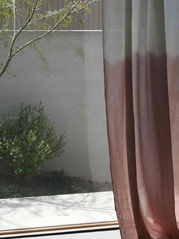 favorricのマルチリネンクロス。
カーテンとして使っています🤍
リネンの質が良く、落ち感も素敵🫧

#リネンカーテン #マルチリネンクロス