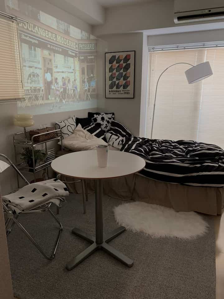 🩶🖤🤍


#ワンルーム #ワンルーム家具配置 #ワンルームインテリア #ワンルームベッド #ベッドルームスタイリング #ベッドルームインテリア