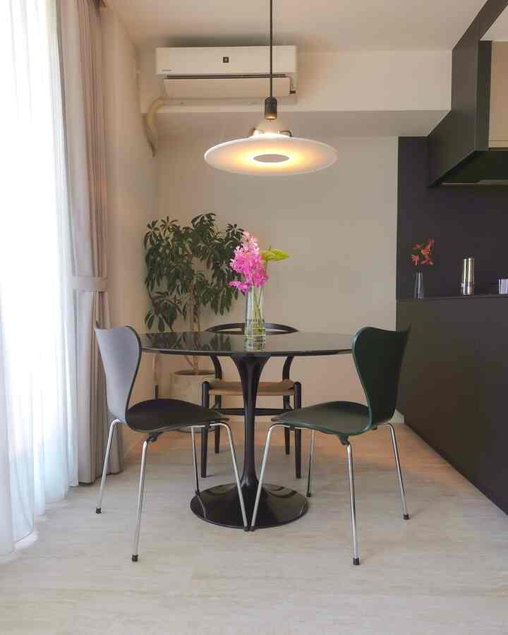 💐💐💐

#knoll #ノル #saarinen #サーリネン #fritzhansen #フリッツハンセン #sevenchair #セブンェア #hanswegner #ハンスウェグナー #yチェア #iittala #isseymiyake #flowervase #イッタラ #アルヴァアアルト #イッセイミヤケ #フラワーベース