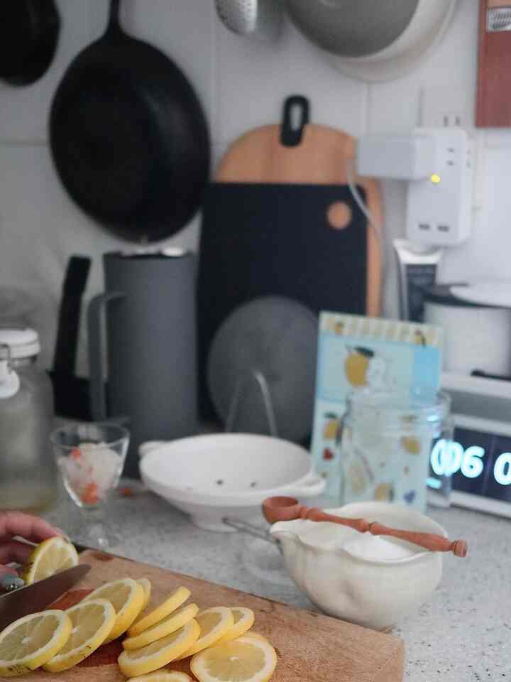 レモネード作り

#キッチン
#kitchen
#台所
#レモネード作り
#日々の暮らし
#暮らしを楽しむ 
#暮らしの記録 
#すきなものに囲まれて暮らしたい 
#好きなものに囲まれた暮らし 
#ミックスインテリア
#アンティークのある暮らし
#古いものがある暮らし 
#古道具のある暮らし 
#海外インテリアに憧れる
#インテリア好き 
#暮らしの道具 
#モノトーン雑貨
#こどものいる暮らし
#マンション暮らし 
#マンションインテリア
#eosm100