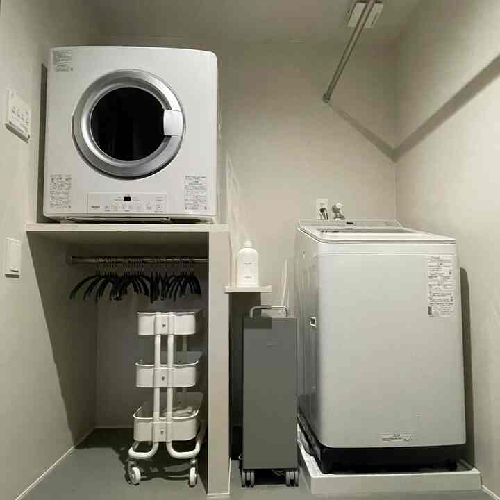 Ruang ganti gabungan dan ruang cuci
Sangat nyaman karena Anda dapat mencuci semua pakaian dalam satu ruangan.
#ikea
#panasonic
#cado
#rinnai
#Kenta-kun