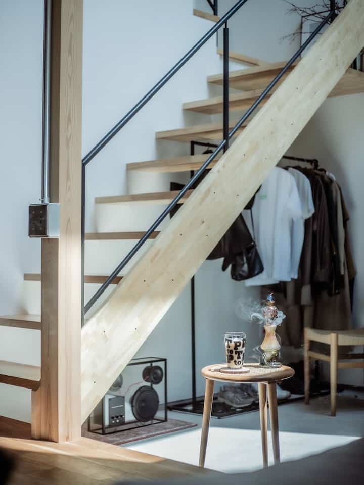 最近は音楽聴きながら、
お香を炊いて、
ドリップしたコーヒーを飲みながら
ダラダラと過ごすのが朝のルーティンです☕️

#ドリップコーヒー
#ステレオスピーカー
#スピーカー
#お香を楽しむ
#土間のある暮らし