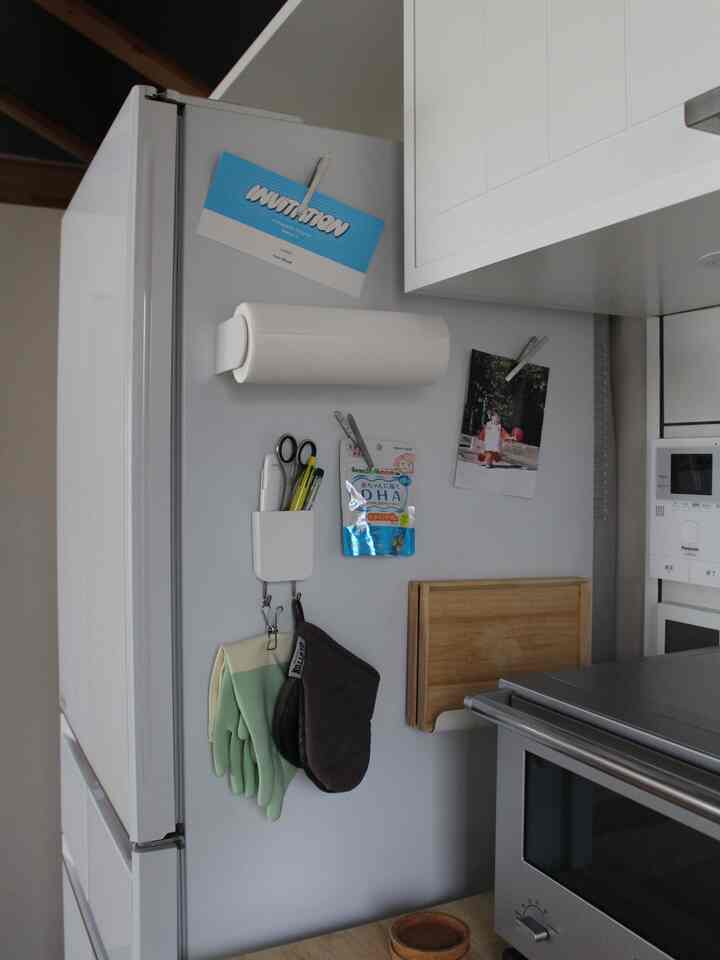 I store frequently used items on the side of the refrigerator. I decorate it with my favorite photos, postcards, etc. to make it my own.

#IKEA #IKEA収納 #IKEAキッチン #バルミューダ #冷蔵庫