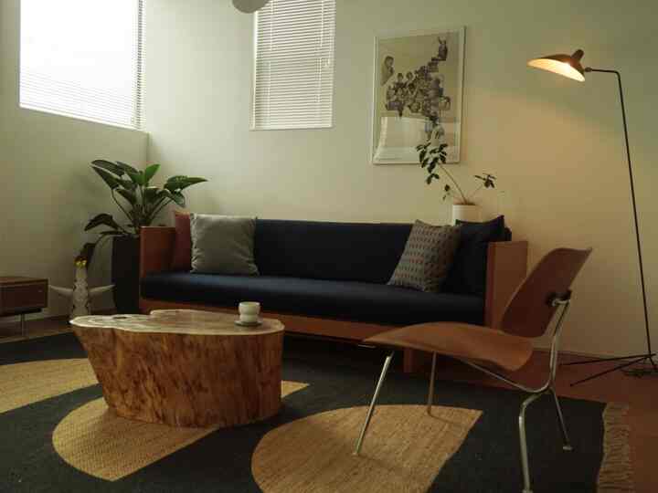 朝のリビング☀️

今の季節朝方1番光が入る空間です＾＾ 

#リビング #リビング照明  #照明 #ハンスウェグナー #ソファー #ラウンジチェア  #ミッドセンチュリー  #미드센추리 #거실 #소파 #의자