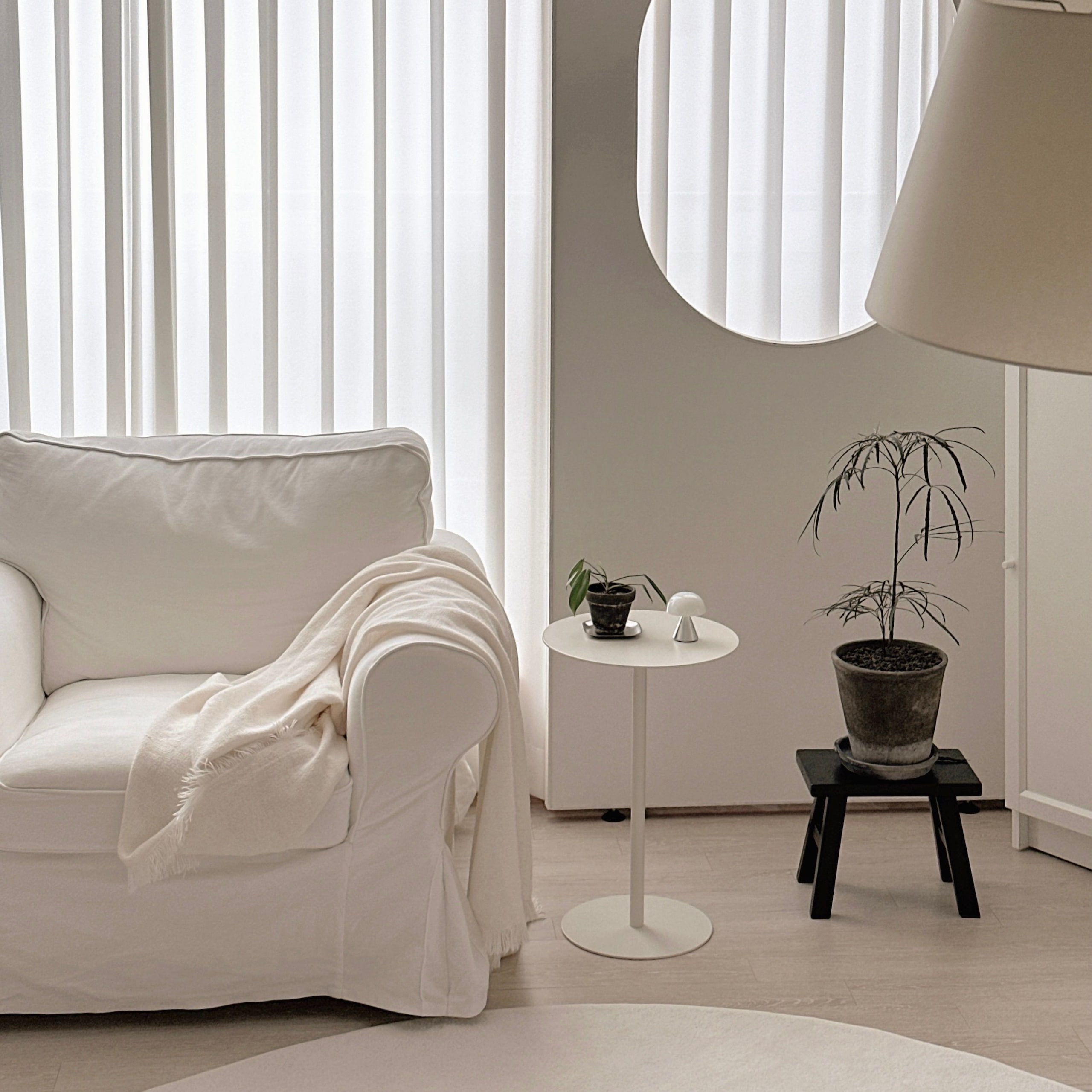 Modern Round Metal Side Tables user photo