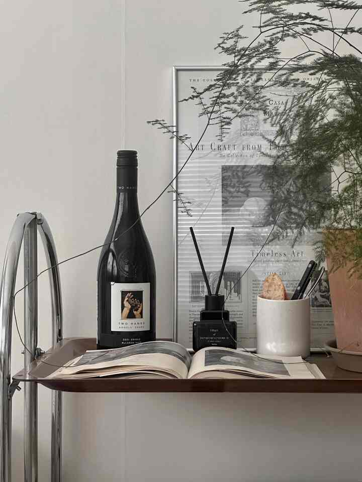 ヘトラスの香は言って何してる🤎

𝐃𝐞𝐩𝐚𝐫𝐭𝐦𝐞𝐧𝐭 𝐒𝐭𝐨𝐫𝐞 𝟏𝐅
TOP: Red Apple
MID: Peony / Jasmine / Rose
BASE:  #hetras #diffuser #오브제 #objet #오브제디퓨저 #갤러리디퓨저