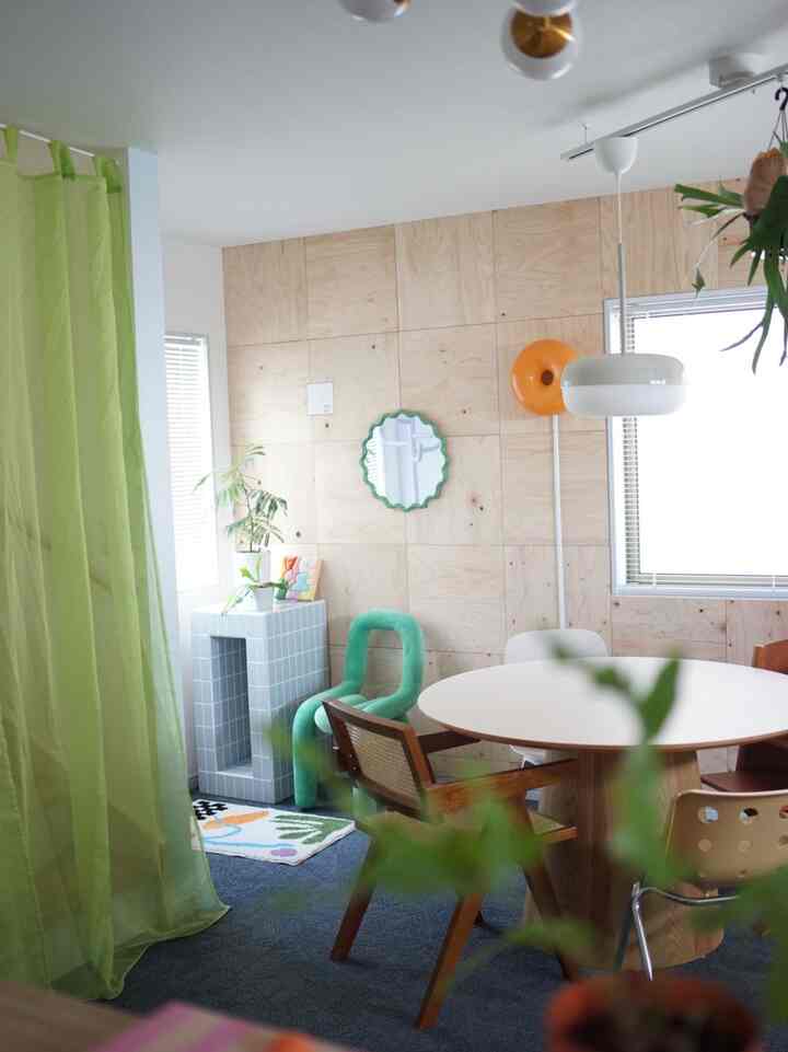 

私が我が家で1番お気に入りのコーナーです

どんどんお気に入りの範囲を増やしていきたい❣️


#カラフルインテリア #ボールドチェア #韓国インテリア #海外インテリア #ミッドセンチュリー #diy