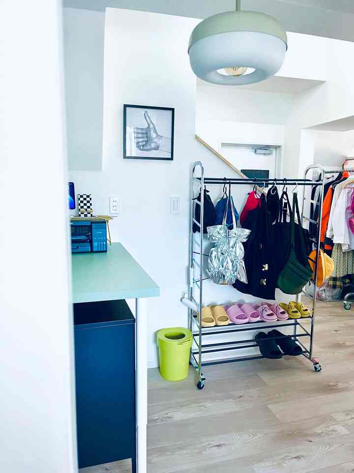 ・
Ruang yang sangat santai.

______________________

#ruang tamu #ルームツアー
#kamaranak-anak #roomtour
#rumahku #interior #インテリア
#Furnitur #北欧家具
#Residence #住宅 #renovation
#Renovasi apartemen #リノベーション
#Apartemen bekas #used家具
#desain interior
#Desain Interior #diy #ライフスタイル
#gaya hidup #暮らしを楽しむ
#Apartemen Tokyo #TOKYO #cityboy #citylife
#Rumah tua #myhome #建築