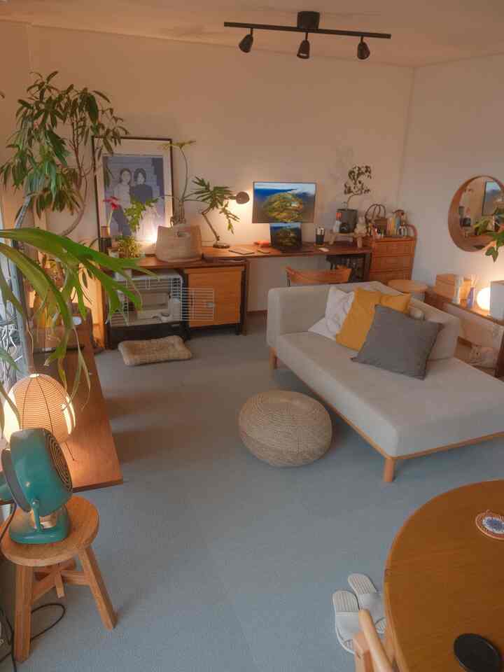 Saya memutuskan untuk membuang permadani dan memilih karpet ubin 🙋🏼

#hidup
#IKEA
#karpet
#alami
#tanaman
#poof