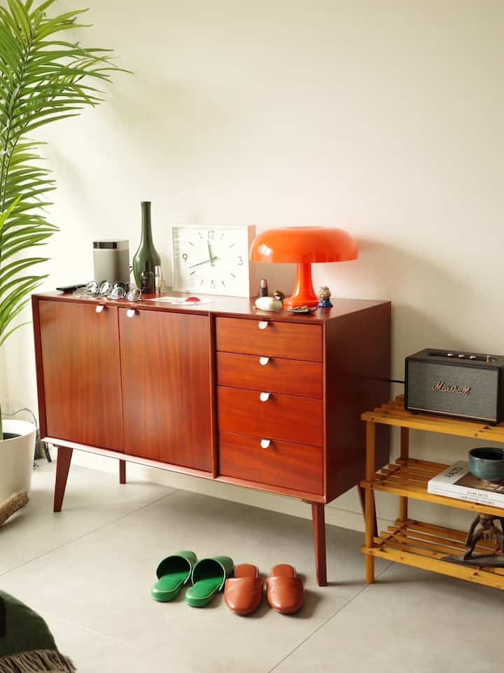 ✔️この暖かい色味が何とも美しい。
#北欧 #北欧インテリア #一人暮らし部屋 #シンプルな暮らし #観葉植物 