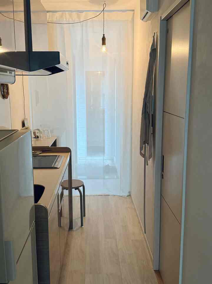 新しいお部屋のキッチンは
長ーい廊下に併設されています

すごーく無駄だと思ったけれど
無駄を楽しんでみようと思います
#キッチンインテリア
#長い廊下
#ダイニング
#1K 